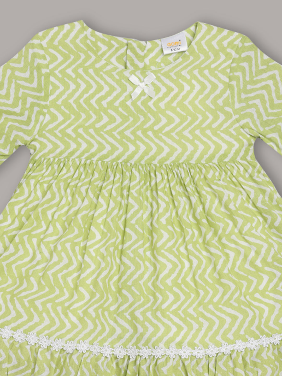 Aomi Cotton Poly Cotton Chevron Printed Bell Sleeve With Lace Trim Dress - Green