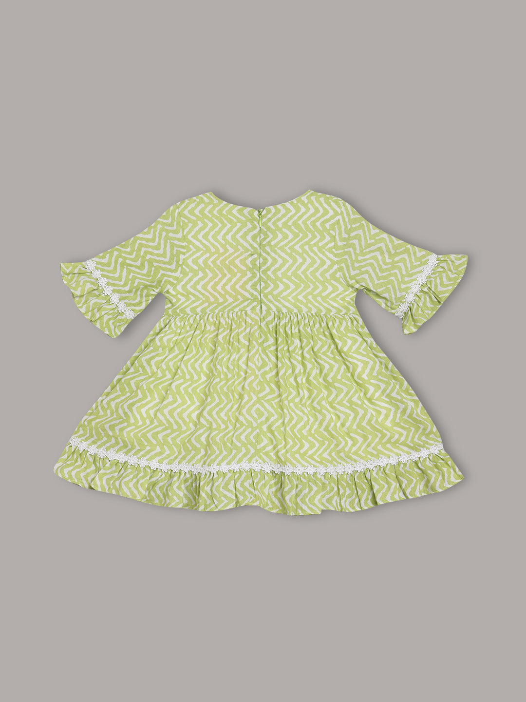 Aomi Cotton Poly Cotton Chevron Printed Bell Sleeve With Lace Trim Dress - Green