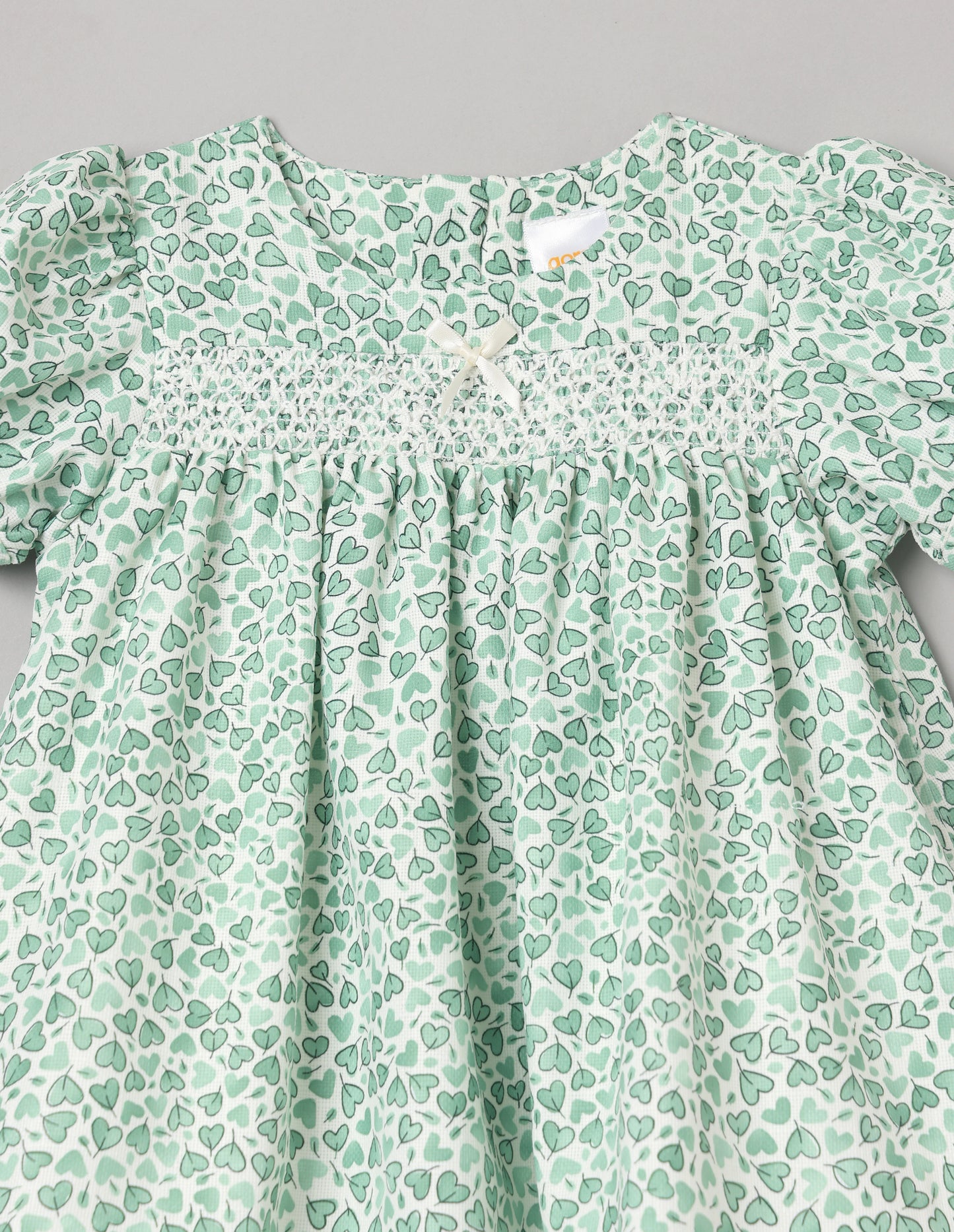 Aomi jute Heart Print Smocked Puff Sleeve With Bow Detail Dress - Green